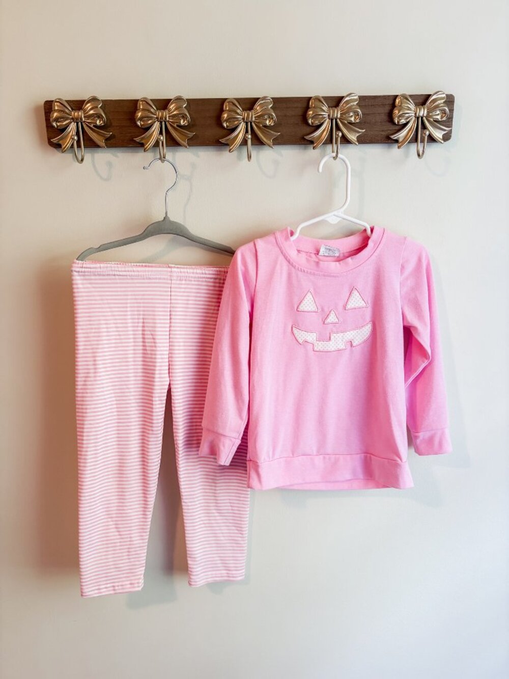Girls size 3T Pink Two-Piece Set Pumpkin Face Applique